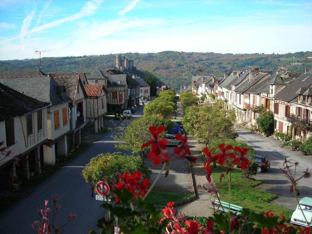 Hotel Logis Belle Rive Najac Exterior foto